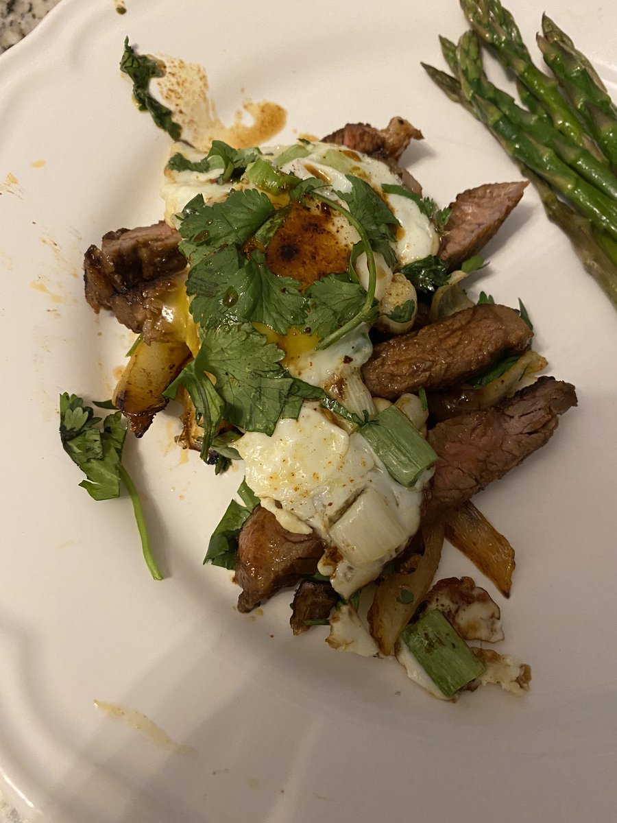 Late post but I made the Gordon Ramsay steak and eggs the day after the 500k cooking stream! Very happy with how it turned out #VoxAkuma #Akulinary https://t.co/TJKaEU2fig