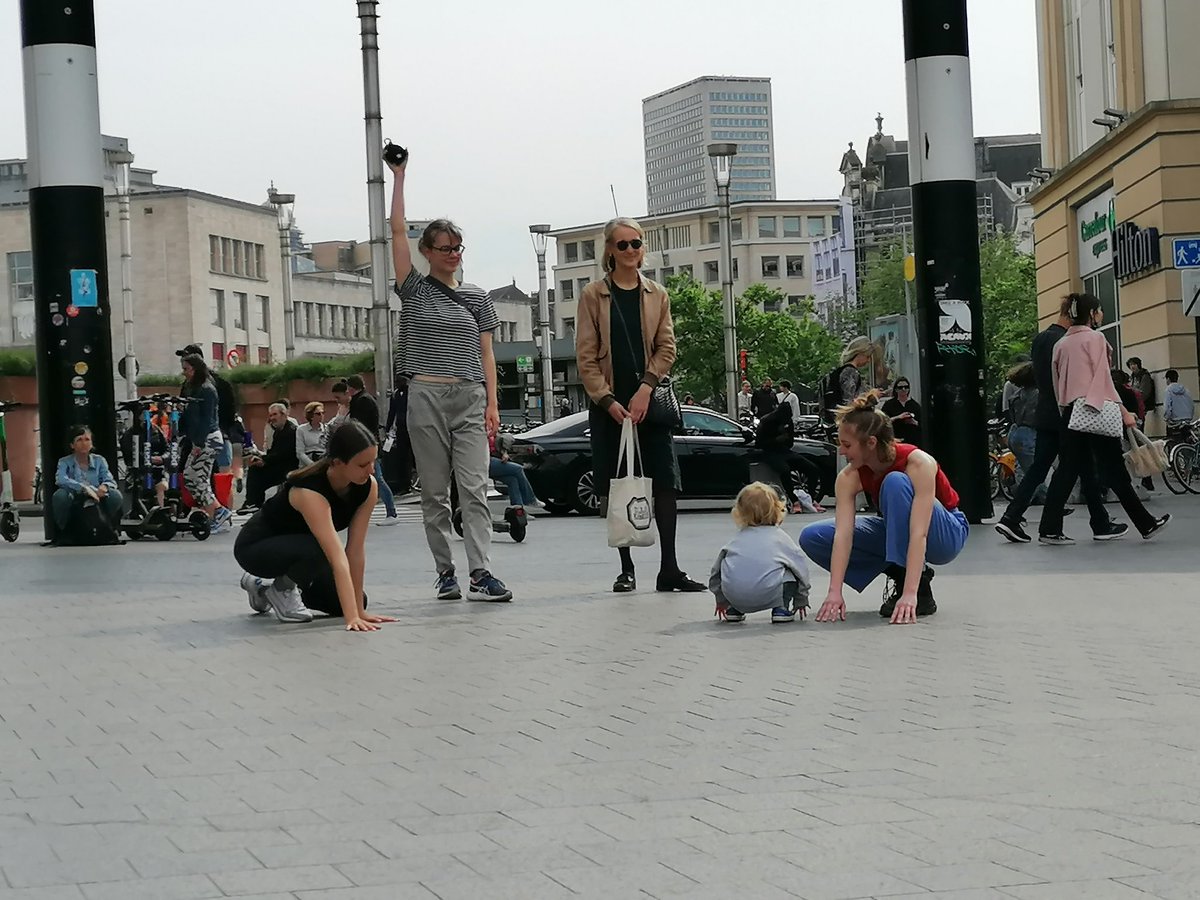 GuillaumeDachy's tweet photo. Incredible moment with our 2yo daughter, dancing with @PARTS_BXL students on Europa Square in Brussels for the Belgian day of dance
#dagvandedans https://t.co/EWuM73wDNL