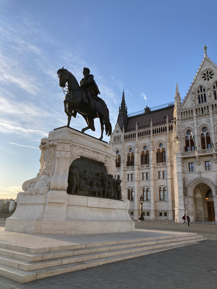 Phil ಠ_ಠ tweet media