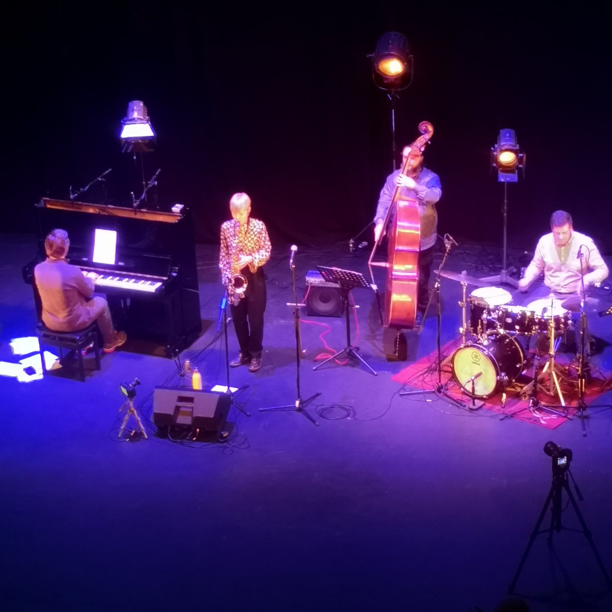 gbaudiouk's tweet photo. @_helenakay quartet playing for @soundhouseorg at
@traversetheatre
#edinburgh #livemusic #jazz #tenorsax #saxophone #helenakay #soundmixbygrahambodenham https://t.co/4mlp43IYdX