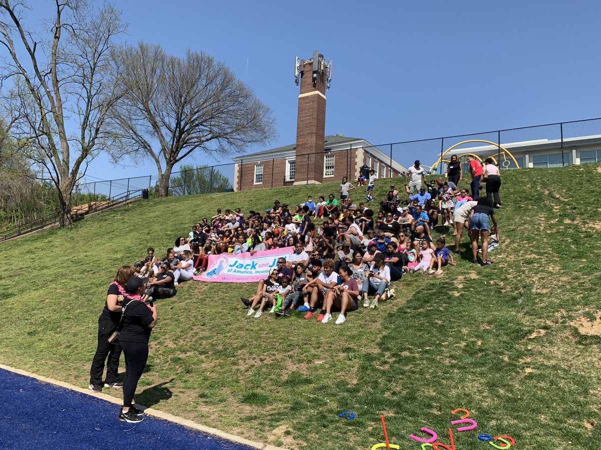 AMMitchellDC's tweet image. It was a pleasure to join @MayorBowser and @DCMOWPI to bring greetings to the DC Chapter of @JackandJillInc for their 10th annual health and fitness event! 

Thank you for continuously creating space for children to stimulate their growth and development!

#Ward4Proud
#WeAreDC