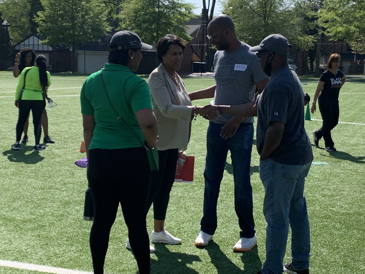 AMMitchellDC's tweet image. It was a pleasure to join @MayorBowser and @DCMOWPI to bring greetings to the DC Chapter of @JackandJillInc for their 10th annual health and fitness event! 

Thank you for continuously creating space for children to stimulate their growth and development!

#Ward4Proud
#WeAreDC