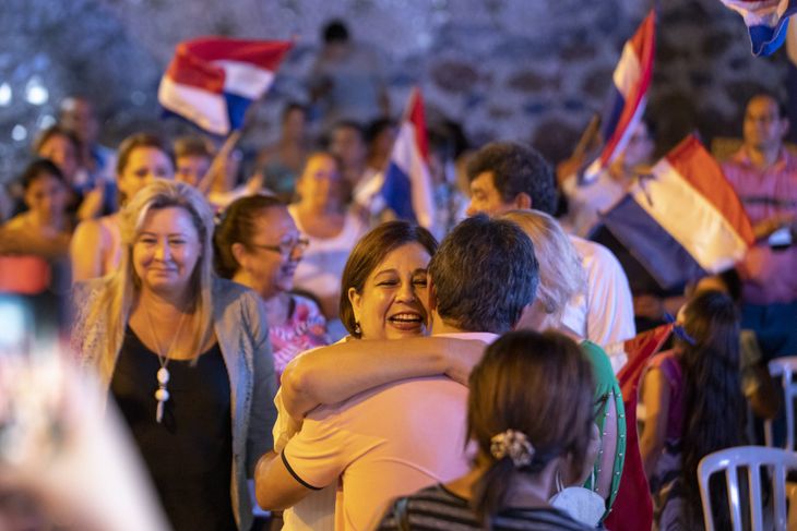 F_TatiAllende's tweet photo. Desde Chile felicitamos a la Senadora del @FrenteGuasuPY @esperanza_py, quien desde hoy es la candidata progresista  a la Presidencia de la República del Paraguay para las elecciones 2023. https://t.co/B6yWcvTIOu