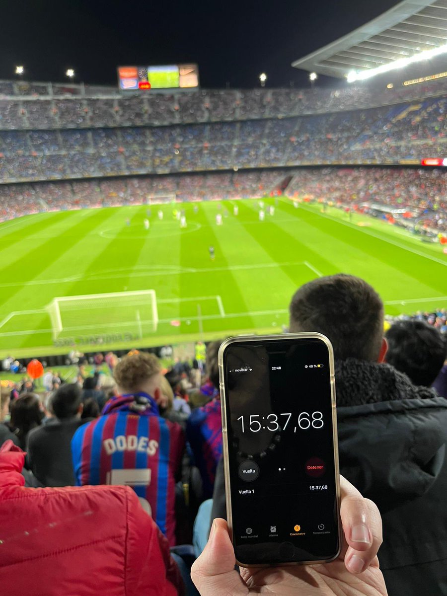 El tiempo que ha perdido el Rayo hoy en el Camp Nou, surrealista.