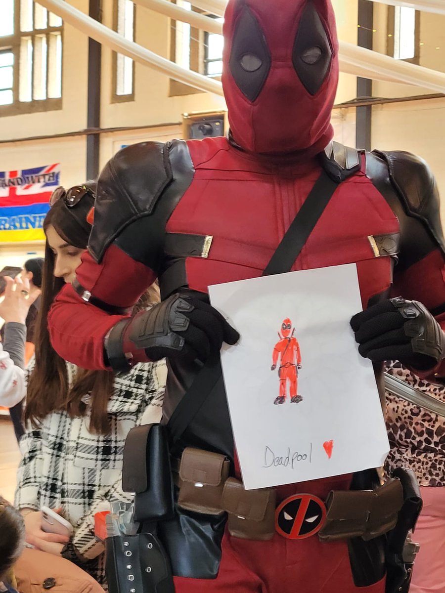 lutonsdeadpool's tweet photo. What a great cause I got to attend today π§‘! Thanks to @rach_hopkins for putting this out there so I could come and say hello and make a donation. Let's all of us try and help those in need. #lutonukraine #lutondeadpool #charity https://t.co/a6OXjlEjA7