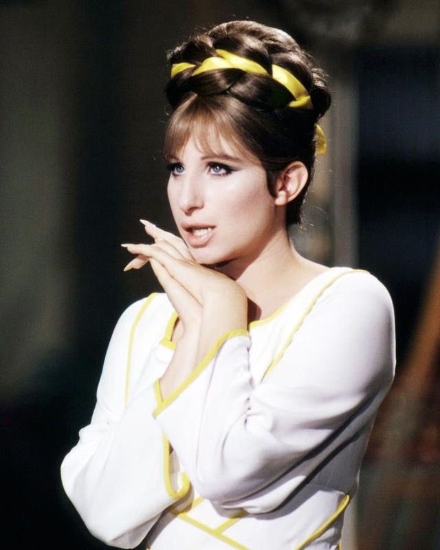 omatheuscaetano's tweet photo. Hoje é aniversário da maior de todos os tempos. Minha favorita, Barbra Streisand. Obrigado por sempre me inspirar. Te amo, lenda! https://t.co/HQwrlFezSJ