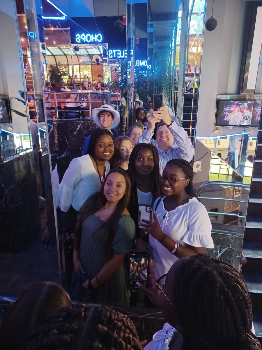 DECASMN's tweet photo. After a hard day of testing and Presentations at DECA ICDC, we are ready to enjoy dinner at a great diner and then a Broadway show in Atlanta (J.C. Superstar)! https://t.co/dmPbggkcAd