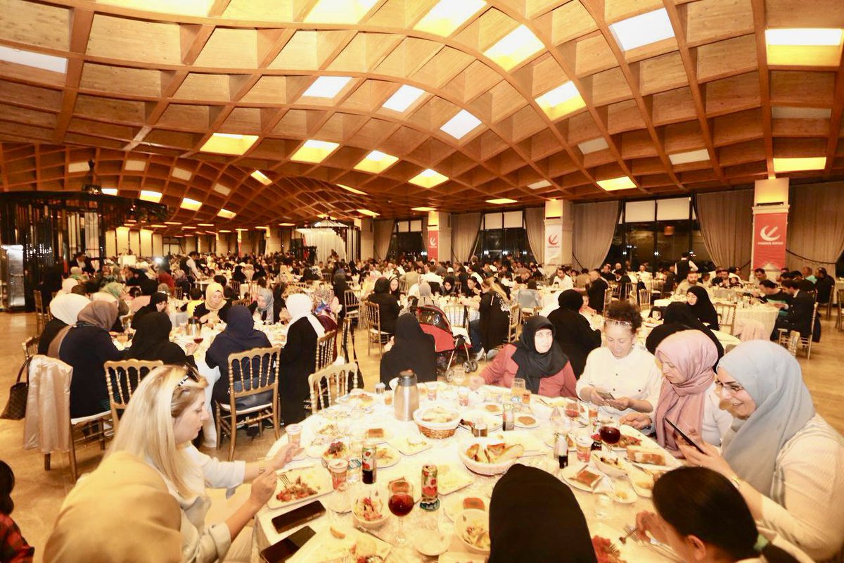 Bu akşam İstanbul’da, il teşkilatımızın iftar programına iştirak ettik. İl başkanımıza, emeği geçenlere ve tüm katılımcılara teşekkür ediyoruz.