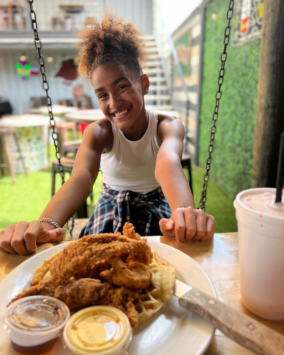marshallmashup's tweet photo. When your kids have two completely lunch desires #madisons hits both. #momlife #differentiation โบ๏ธ https://t.co/sAyflfuRGh