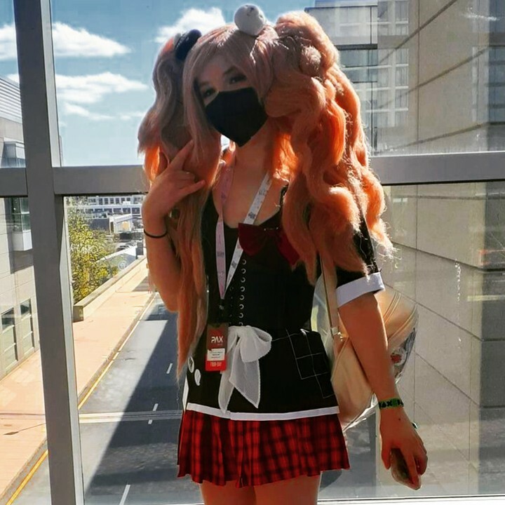 CosplayerNation's tweet photo. We met @K1ttv_ as Junko Enoshima at @PaxEast2022 in passing on SKYWALK BRIDGE to @westinbostonseaport ! Check out Video Game DanganRonpa!
Photo credit: DT
#PaxEast2022 #PaxEast #CosplayerNation #Cosplay #Cosplayers #DanganRonpa #DanganRonpaCosplay #JunkoEnoshima #JunkoEnos… https://t.co/Th9JpwmsEb