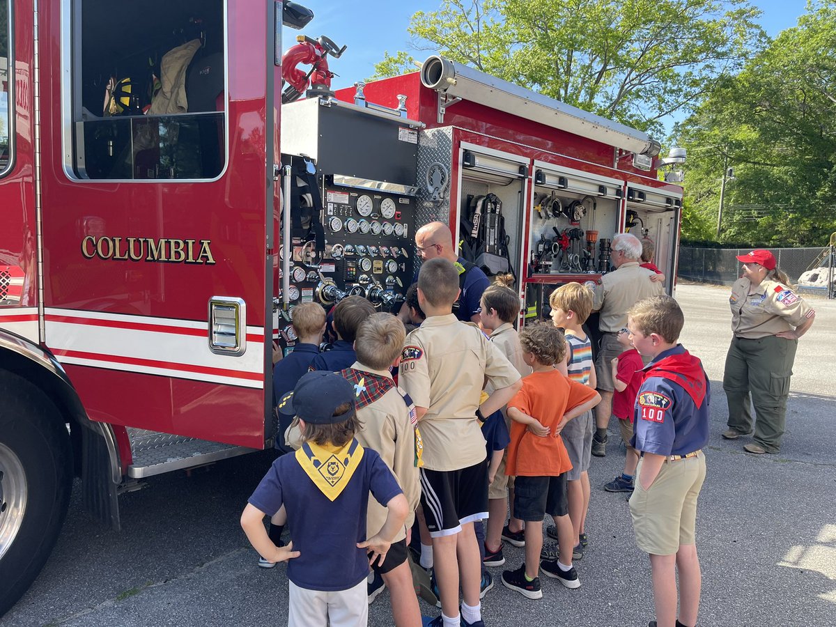 CABar's tweet photo. Thank you @ColaFire for coming to #Pack100’s Cub Scout Community Helper meeting this afternoon. Station 9 made some little boys dreams come true! (Thanks to @MikeDeSumma for helping me out! You the real MVP!) https://t.co/nQIg7PiFub