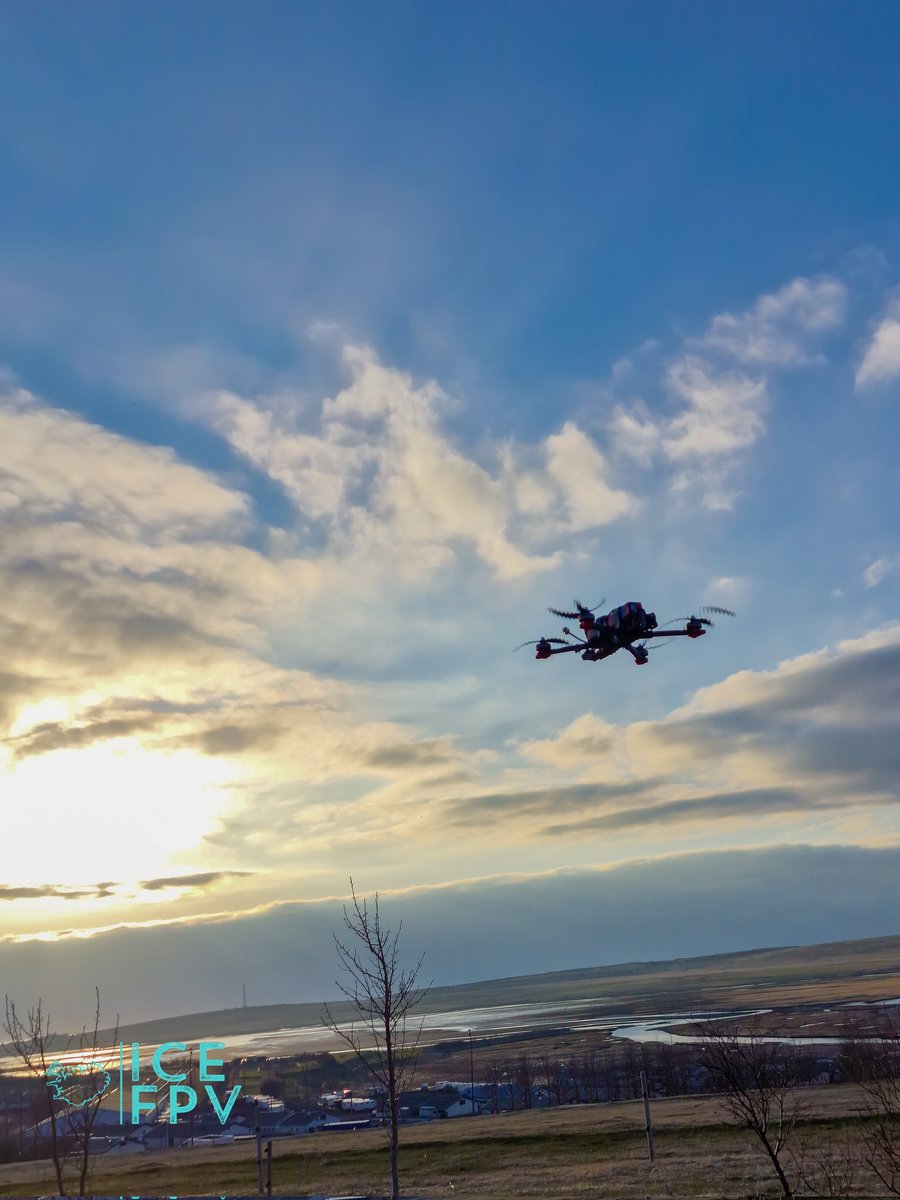 jojoharalds's tweet photo. Sunset fpv - what a view 

#FPV #Iceland #GoPro #photography #icefpv #YouTuber #fypシ 

https://t.co/xzlPcwCdvT https://t.co/SZ7htW1fK4