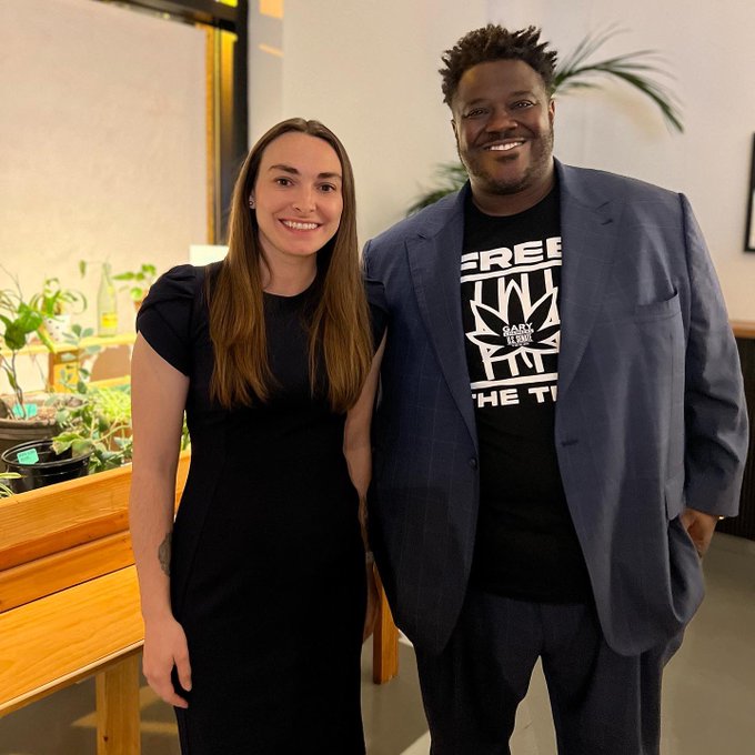 Got to meet @GaryChambersJr in DC at the National Cannabis Policy Summit to hear about the impact of<a class="tags" target="_blank" title="On Twitter" href="/?out=eyJ0eXAiOiJKV1QiLCJhbGciOiJIUzUxMiJ9.eyJpYXQiOjE3MjIwMTIxMDQsImlzcyI6InR3cG9ybnN0YXJzLmNvbSIsIm5iZiI6MTcyMjAxMjEwNCwiZXhwIjoxNzUzNTQ4MTA0LCJyZWRpcmVjdF91cmwiOiJodHRwczovL3R3aXR0ZXIuY29tL0dhcnlDaGFtYmVyc0pyIn0.s8vag4VZPMrKKWzRKQUd0wrVUvKsjAbpk2Xe38Z_FHkMnmv2_rElYCcphsze3-w22ROwaQjcN8P0thegDcBddA">@GaryChambersJr</a>