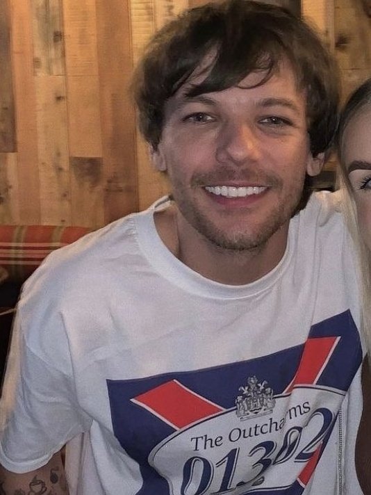 LOUANAPICS's tweet photo. Yesterday 💗 https://t.co/MPgNzezLXD