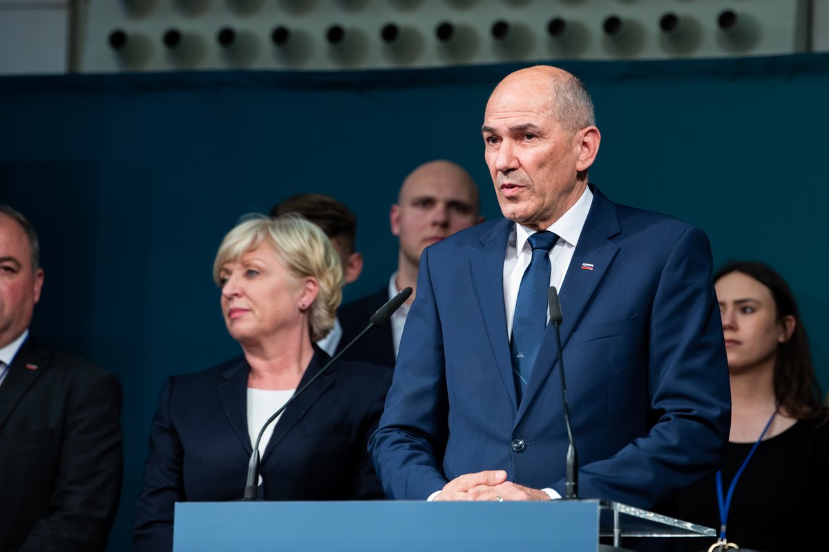 strankaSDS's tweet photo. .@JJansaSDS: Mi mandatov nismo dobili zaradi drugih strank, temveč zaradi našega garanja zadnje dve leti in zaradi nekaj deset tisoč glasov več, kot smo jih dobili na prejšnjih volitvah. https://t.co/78gvLXLa7Z