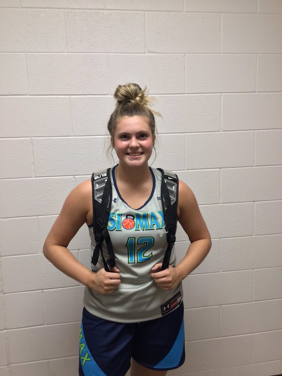 network_hoop's tweet photo. Sarah Davidson is a load in the paint for for SI Max.  
She hands all the hard work and opening up possessions and opportunities for her club. 

She is a rising Senior for North Hall Trojans and has expectations of competing for a region championship.  
@CoachHerrick 
@j32smoove https://t.co/DMUXO95qaz