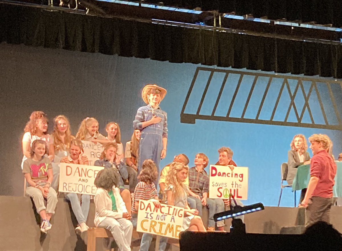 Team6ELA's tweet photo. Footloose was terrific!   So nice to see kids back on stage.  What amazing talent! https://t.co/eLatIYOgMV