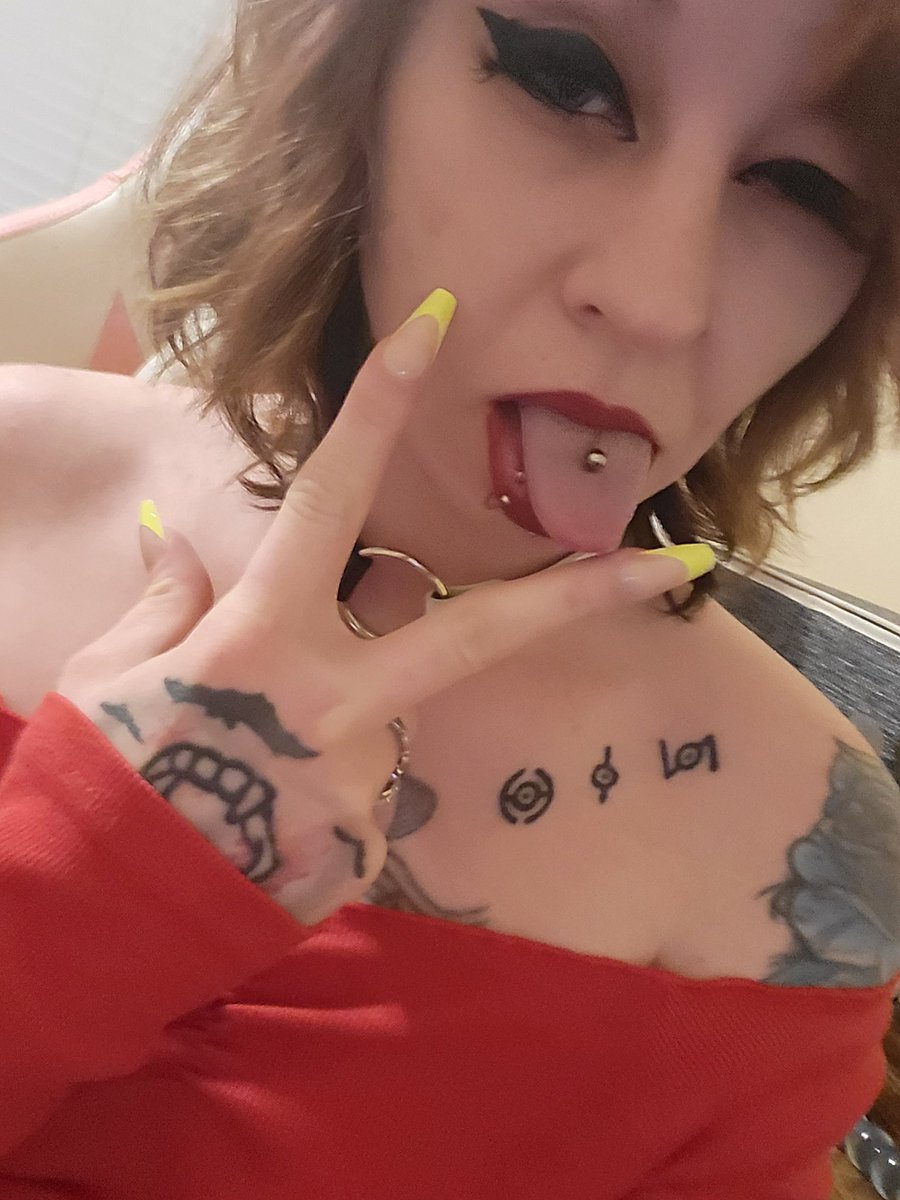 BunnyInk3's tweet photo. SALE!💜🖤come check out Rabbit_ink on onlyfans, I do custom and have pre-made videos! First month discount if you message me! And all videos and pics on sale for another 24 hours!💜🖤SALE! https://t.co/3FGsDzaBm7