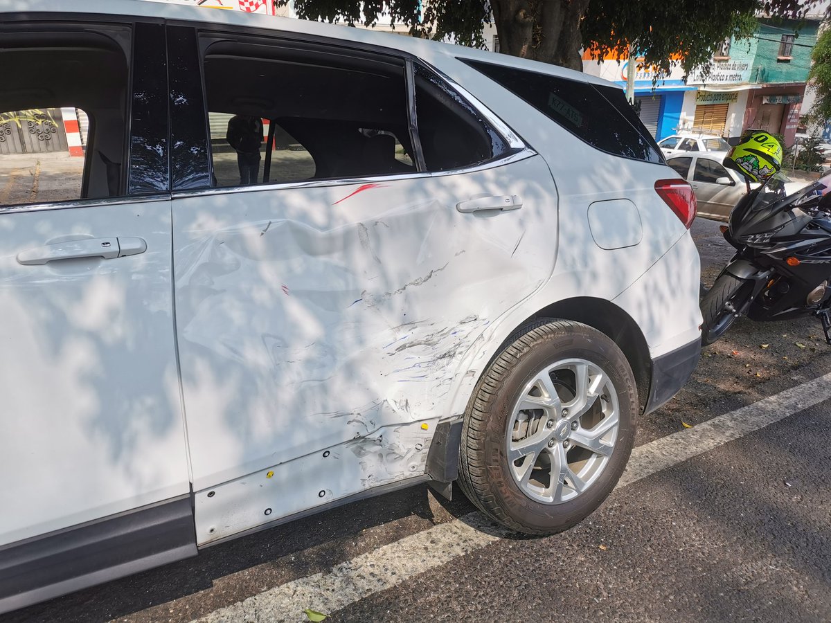 Albexur's tweet photo. @GN_MEXICO_ accidente de tránsito sobre la carretera México-Cuernavaca, mas de 1 hora esperando una patrulla y no llegan. Ya se levantó reporte ante el 911 de Morelos. https://t.co/oY67NDJ71X