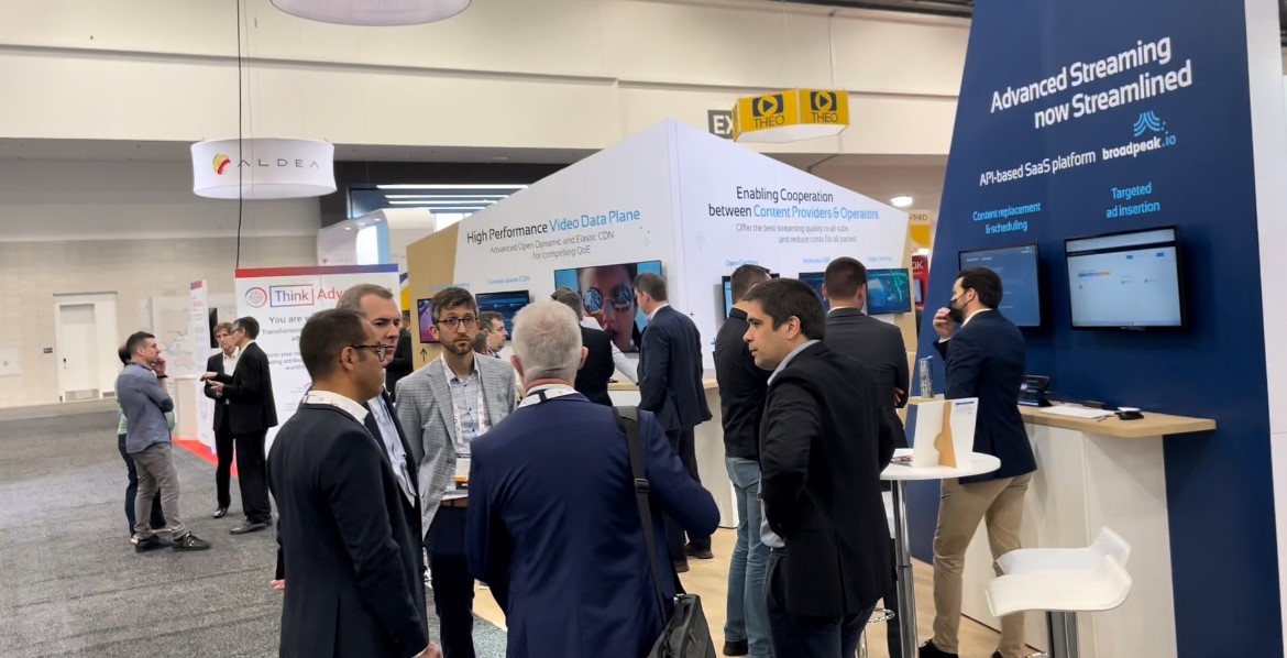 broadpeak's tweet photo. 🟣 @NABShow Day 1: Great to be back in Las Vegas. An exciting opening day at #nabshow with conversations around #MulticastABR, #AdInsertion, #TargetedAd #5G, Advanced #CDN, #SteeringCenter, #Low Latency, #OpenCaching, #EdgeCaching, #SaaS, #QoE. Take a look👇
#nabshow2022 https://t.co/8rcFZoko0e