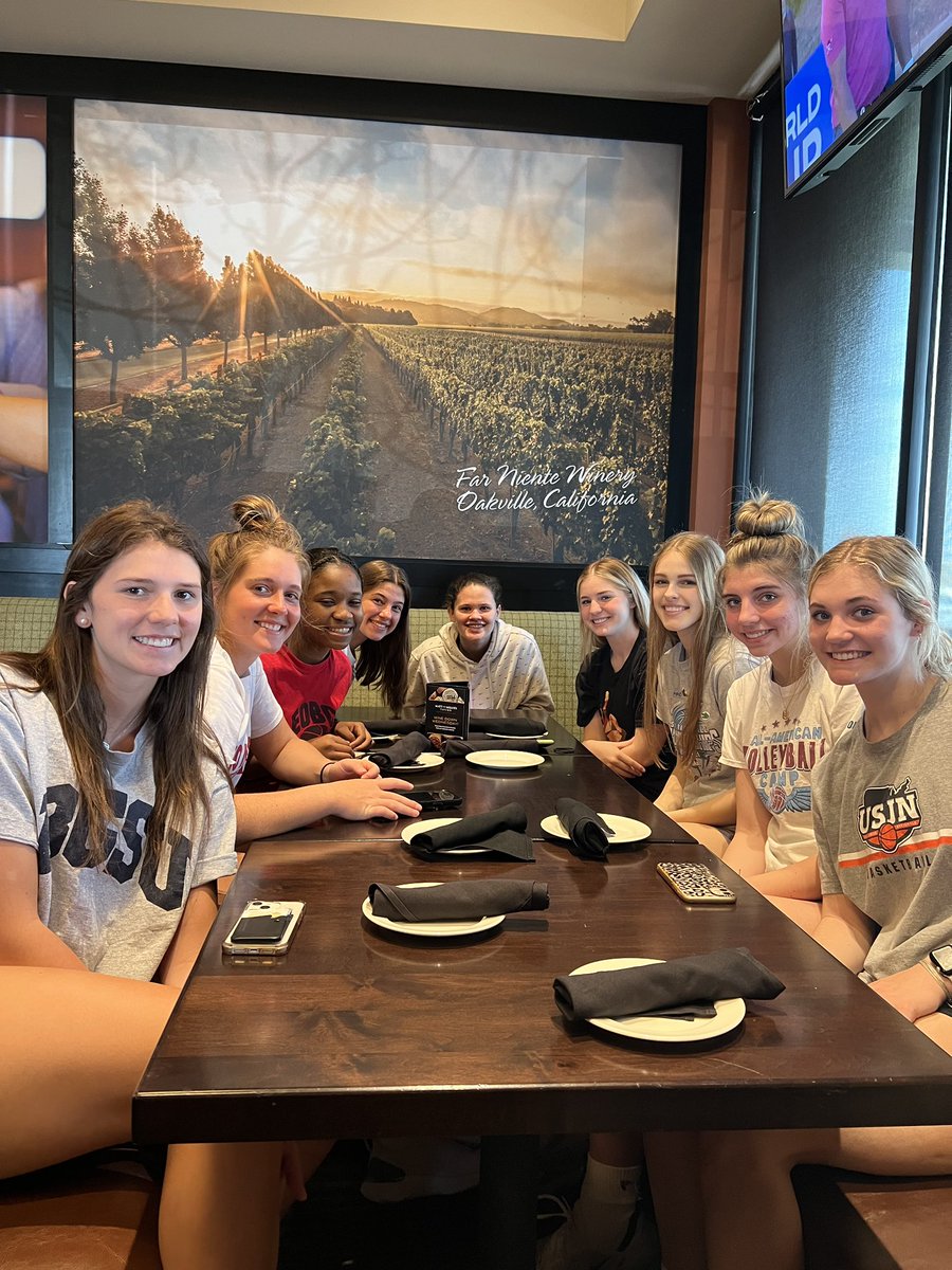 Great first tournament, making it to the championship game and going 4-1 at The Clash! Excited for things to come with this group! 💥 <a href="/ParisStokes_10/">Paris Stokes</a> <a href="/ariana_crockett/">Ariana Crockett</a> <a href="/gianna_kuhn/">gianna kuhn</a> <a href="/mayadexter3/">Maya Dexter🍍</a> <a href="/macierobertss/">Macie Roberts</a> <a href="/_ninashaffer_/">Nina Shaffer</a> <a href="/AshleyKerekes8/">Ashley Kerekes</a> <a href="/gracecraig_11/">Grace Craig</a> <a href="/ry_bennett44/">Rylee Bennett</a>