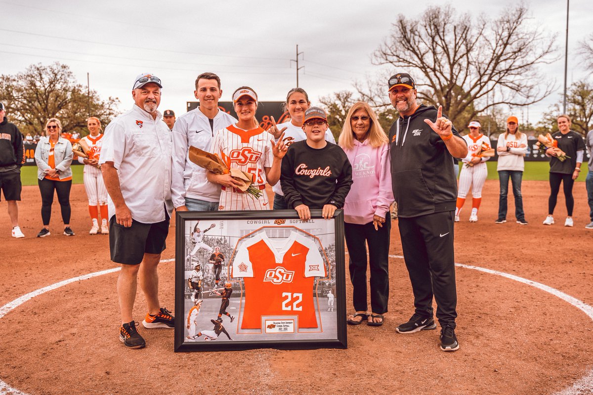 cowgirlsb's tweet photo. A graduate senior from Ada, Oklahoma, No. 55, Chelsea Alexander. 

#MovingForward | @chels_renae https://t.co/3O6ULXXskT