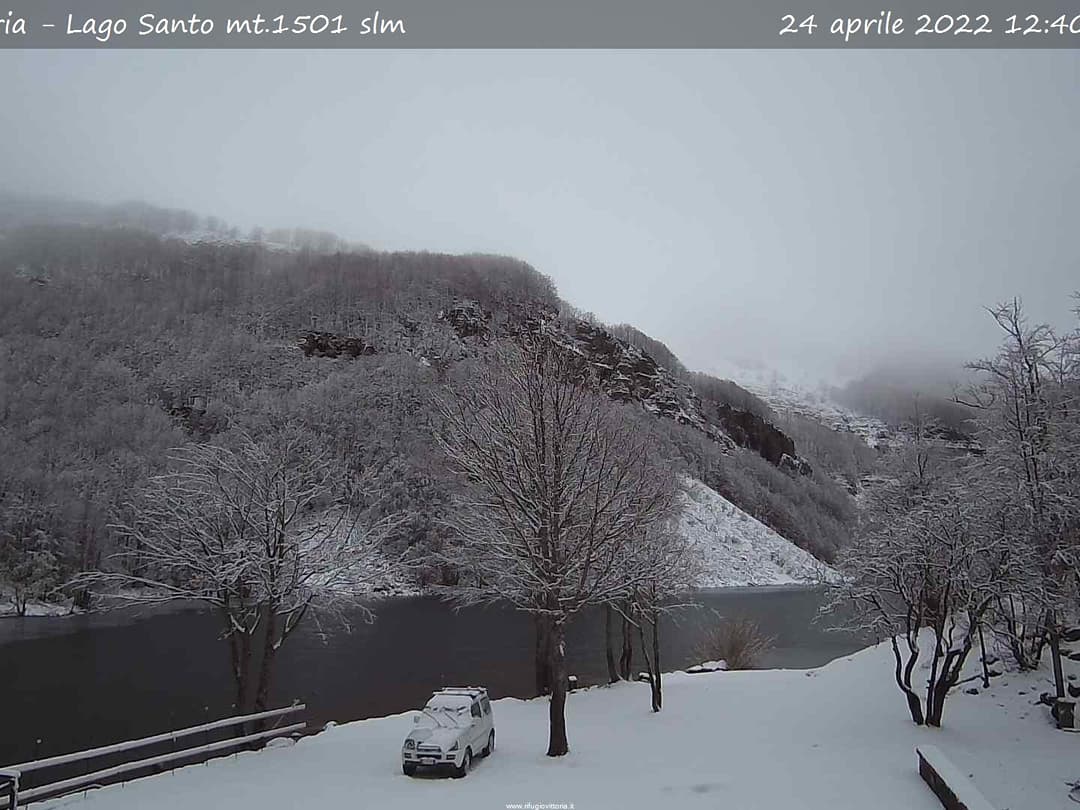 fpoli62_poli's tweet photo. Lago Santo modenese (24-04-2022) ๐คฉ e magica neve di primavera!
#lagosantomodenese #lagosanto #appenninomodenese #appenninotoscoemiliano #nevicata #neve #Snowfall #nevedaprile @ModenaDintorni @ViviAppenninoB @neveitalia @AppenninoNeve @CentroMeteoITA @Ansa_ER @3BMeteo https://t.co/7wqvoHsZ3T