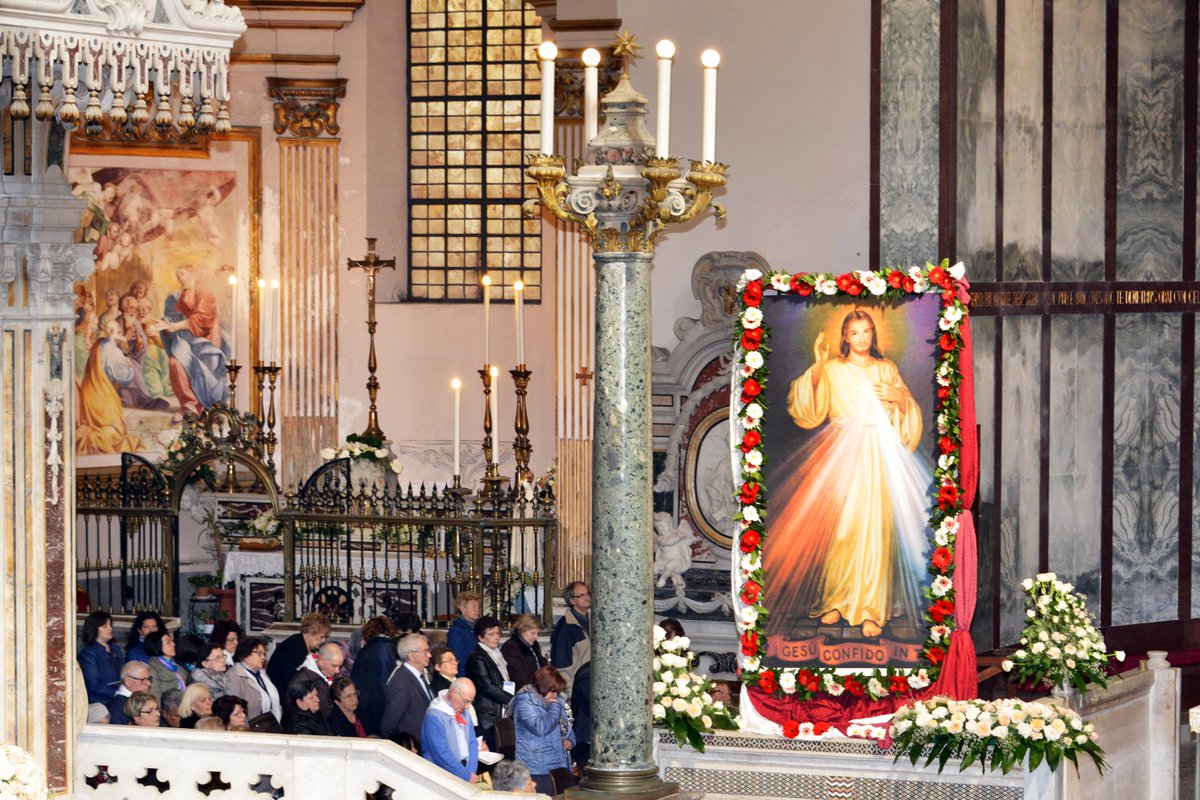 "Deseo que la Fiesta de la Misericordia sea refugio y amparo para todas las almas, y especialmente los pobres pecadores" v699 #FiestaDeLaDivinaMisericordia