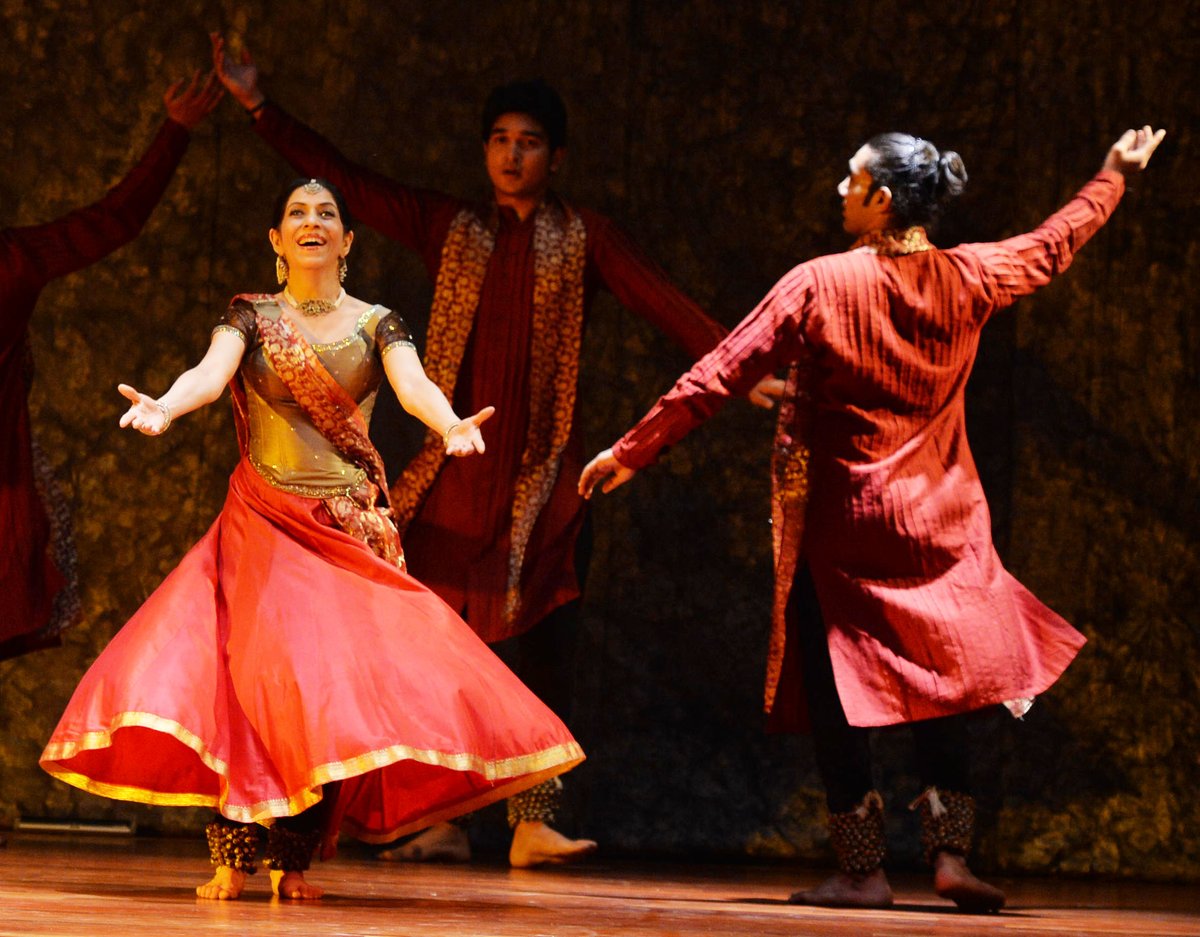 Streaming starts today April 24 - Our #DancingtheGods Virtual Indian Dance Festival Program 2 features @AditiMangaldas & @DrishtikonDance in 'Uncharted Seas', a group Kathak presentation. More info & tickets => bit.ly/DTGAditi #indiandance #kathak