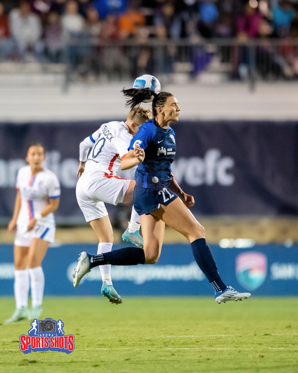 Sandras_SportsS's tweet photo. Give it ALL you got! 🤨
@sandiegowavefc @taylorkornieck @OLReign @JessFishlock
#sdwavefc #wavefc #olreign #soccer #womenssoccer #womeninsports #woso #nwsl #womeninsoccer #challengecup #cc2022 #actionshots #sportsphotography #sportsphotographer #CaptureShowcaseSupportEmpower https://t.co/qSzUUCCKgq