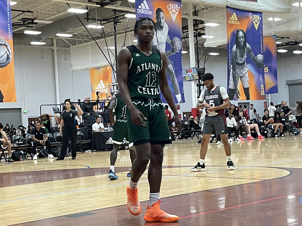 Relentless_Hoop's tweet photo. 17U Final:
@AtlantaCeltics 61
Colorado Hawks 52

The Celtics put forth a strong effort on the defensive end to finish their weekend in Spartanburg with a nice win. Similar to last weekend, the Eagles Landing duo of David Thomas &amp; AJ Barnes was great on offense, combining for 35. https://t.co/fCfZRe3Cky
