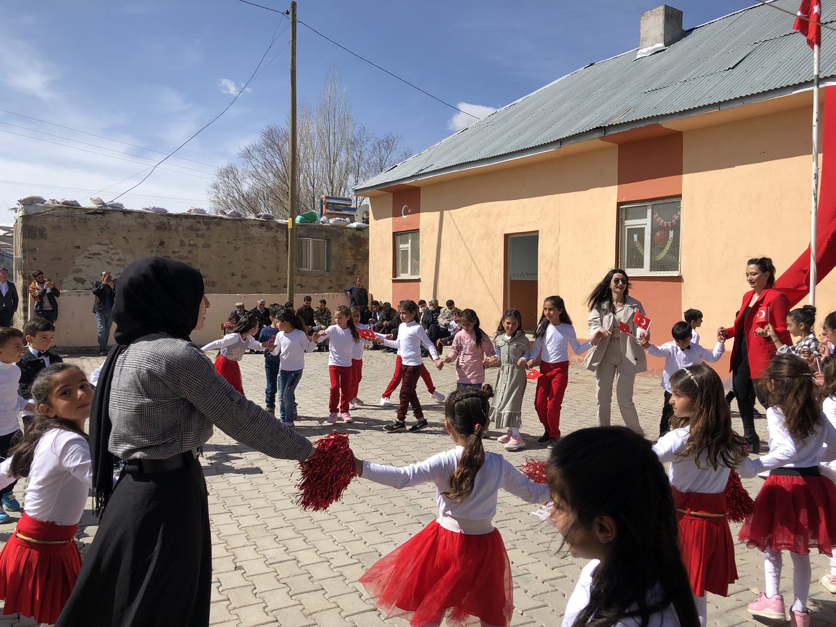 Okulumuzda 23 Nisan Ulusal Egemenlik ve Çocuk Bayramı coşkuyla kutlandı.🇹🇷
<a href="/ademtopaca/">Adem Topaca</a> <a href="/taslicaymem/">Taşlıçay İlçe Milli Eğitim Müdürlüğü</a> <a href="/Ahmetkaya0404/">Ahmet KAYA</a> <a href="/UtkuKzlkya/">Utku Kızılkaya</a>