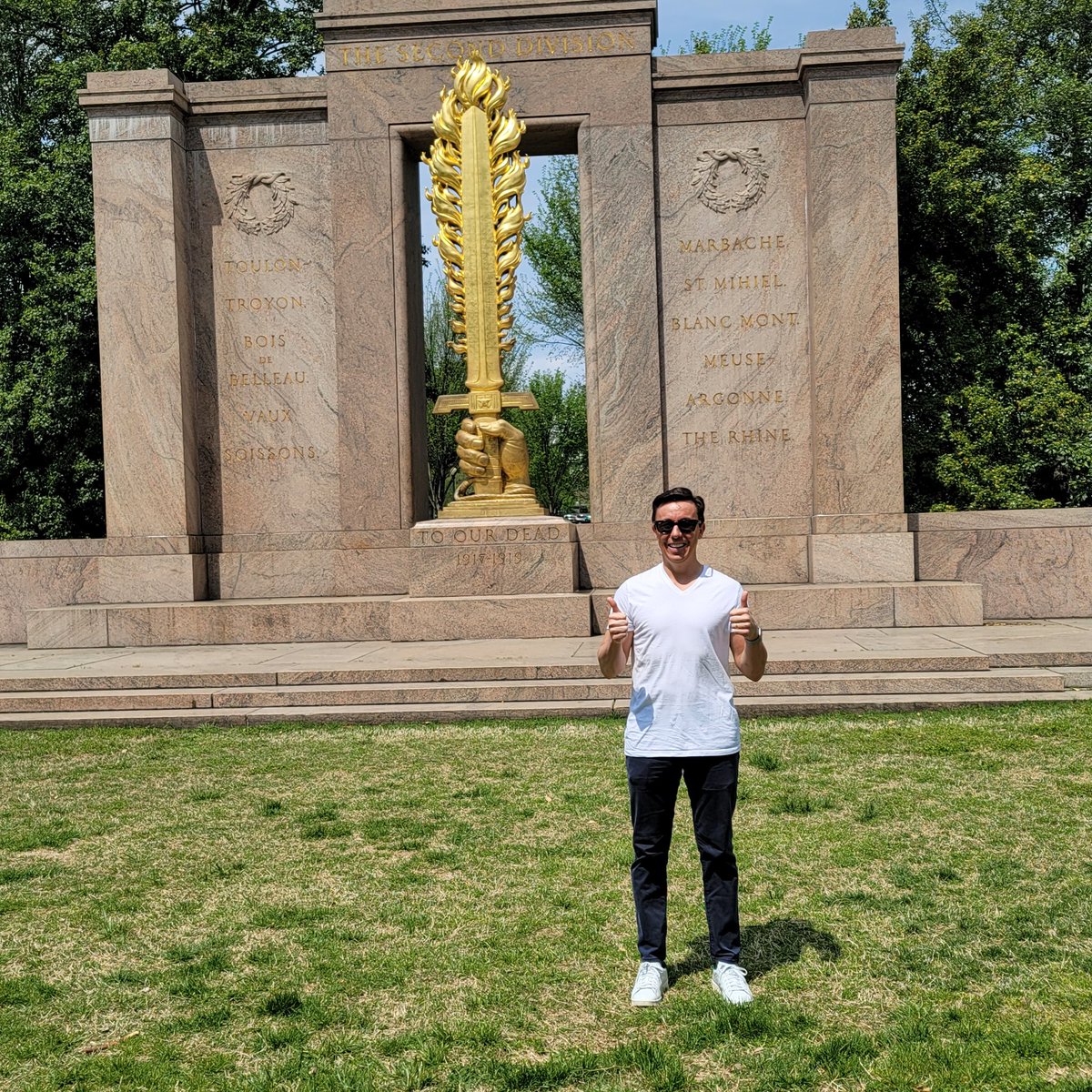 DanMillerAuthor's tweet image. My new novel, Of Good &amp;amp; Evil, launches on Kindle tomorrow! I'm in D.C. visiting the fam and stumbled across this spectacular monument, which plays a key role in the book. I'll give away a free signed copy to the first person to tell me what it is.

#thetreeofknowledge