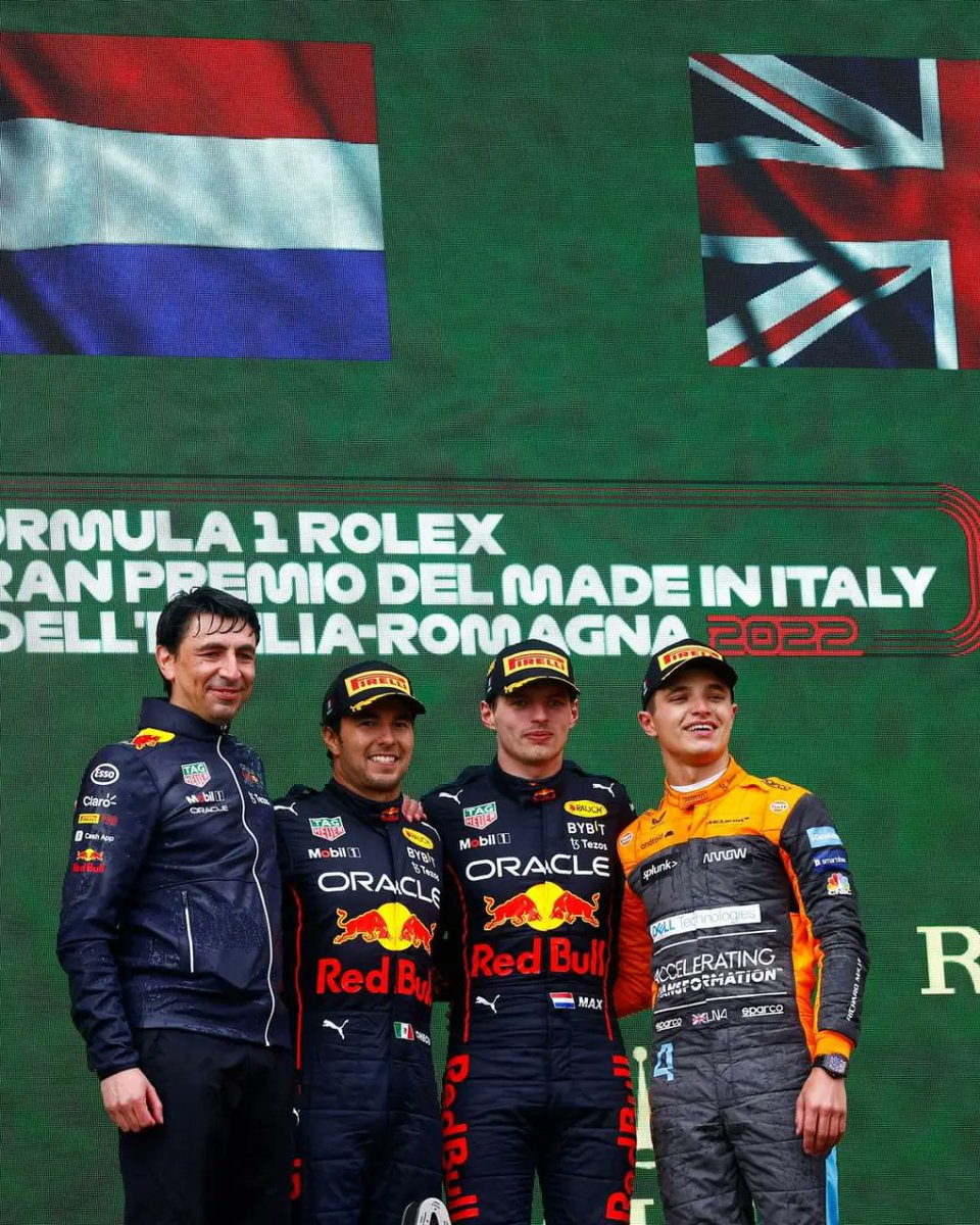 revistaboxes's tweet photo. 🔴📸 Imágenes de la celebración de Max Verstappen en lo más alto del podio #ImolaGP https://t.co/NvNMpdxPmK