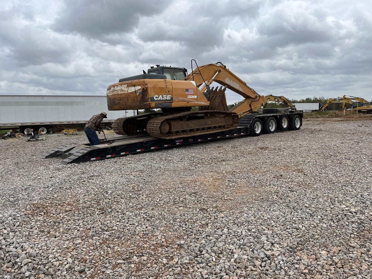 i35equip's tweet photo. This Case 240 Excavator Has Sold, Loaded & Headed To Work Sorting Scrap Metal
https://t.co/8f2gSvQQGD
#casece #excavator #trackhoe #scrapyard #heavyhaul #case #construction #visitguthrie #guthrieok https://t.co/B1jiFDKVbJ