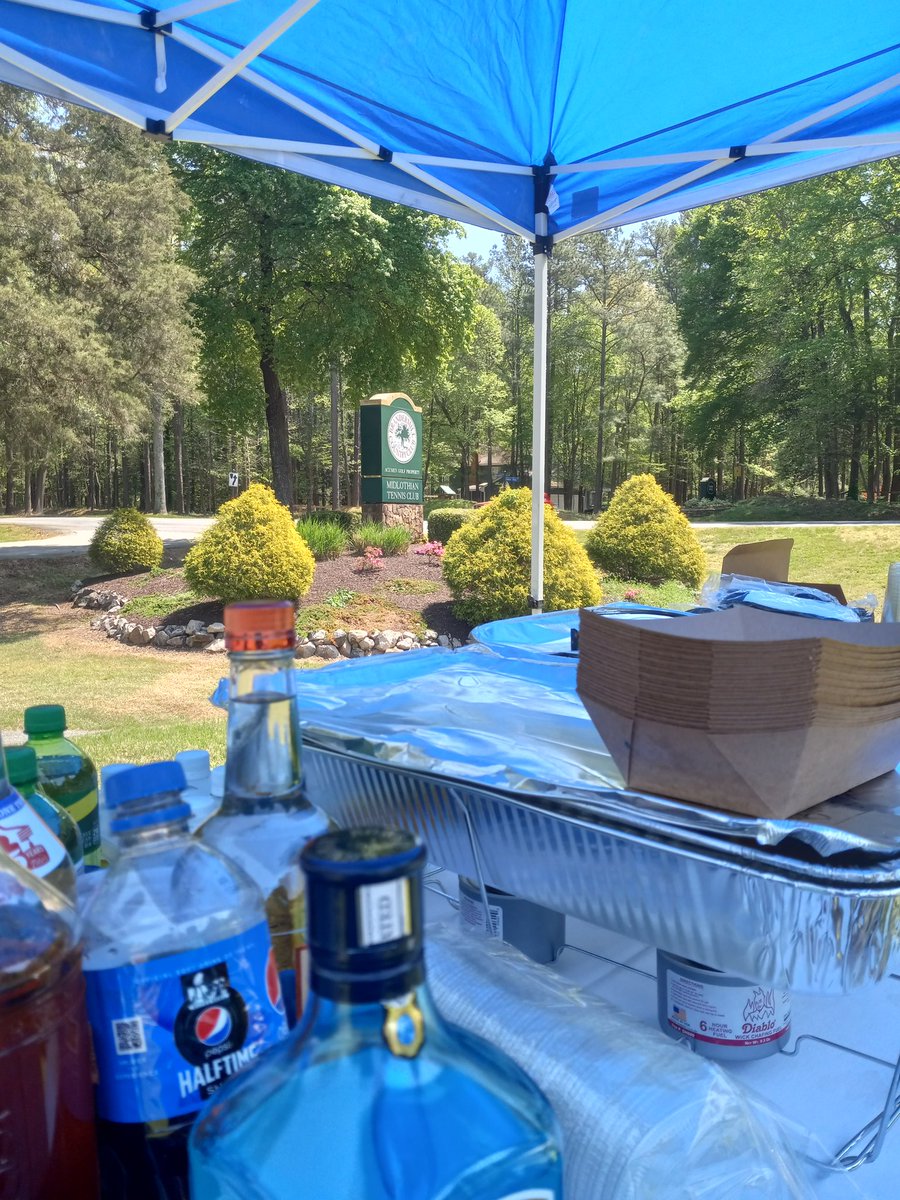 Cocktails for the Club today <a href="/BrandermillCCVA/">Brandermill CC</a> <a href="/Acumengolf/">Mike Hatch</a> . Will raise just over $60,000 from member and vendor support in today's annual fundraiser. Great members! Fun times!