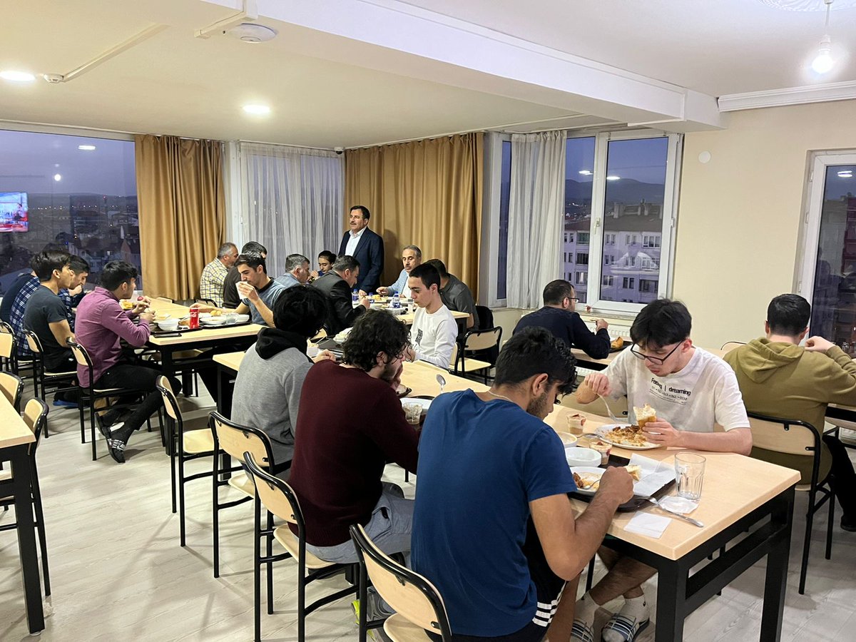 TDVCorumYurdu's tweet photo. Diyanet-Sen Genel Başkanı Ali Yıldız Bey ve Diyanet-Sen Çorum Şube Başkanı İsmail Şanal Bey iftarda yurdumuza misafir oldular. Teşrifleri için teşekkür ederiz. @DIYANETSEN https://t.co/T5vqxgGW0D