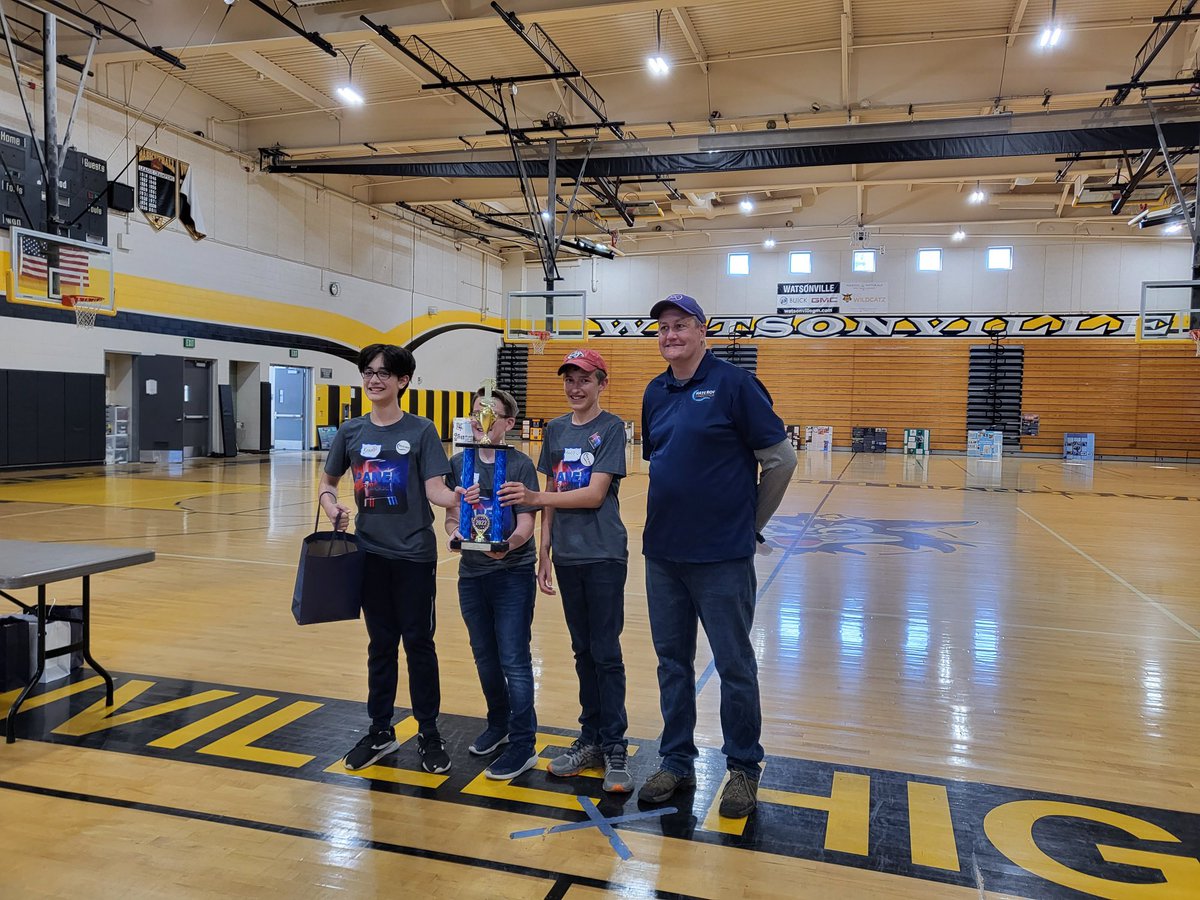 matecenter's tweet photo. Let’s give it up for the winners of yesterday’s MATE Monterey ROV Regional Competition! 👏🏼
First off, Congratulations to the 1st place winners in the SCOUT classes! P.A.N.E.K. Team from Endeavor Charter School 🌟 #watergame https://t.co/Sqij2GWl50