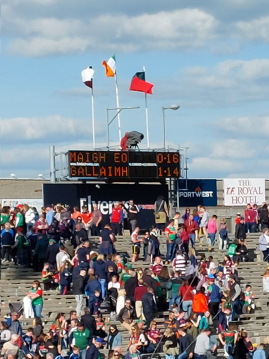 RhHession's tweet photo. @EamonnKitt @GAAGO @MayoGAA @Galway_GAA Great day in Castlebar for sure - hope it looked as good on the TV as it felt to be there!! https://t.co/YGfSjl4WtL