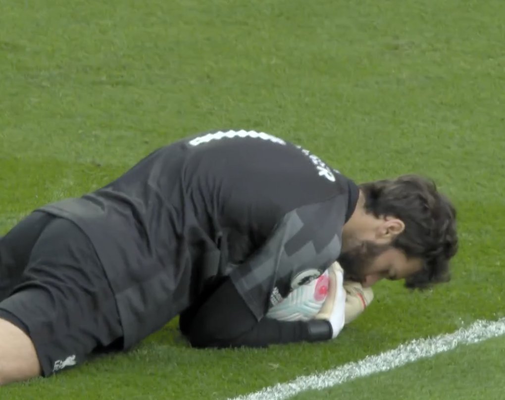 MNS1998's tweet photo. The best revenge
If you know, you know
#Alisson
#MerseysideDerby
#MerseysideIsRed https://t.co/RfXCwU6unH