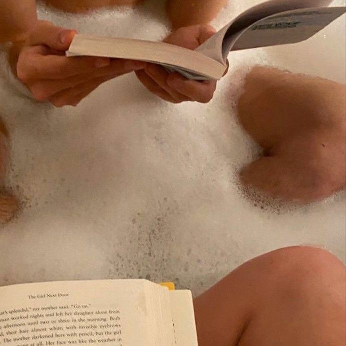 comfybooks's tweet photo. happy birthday aaron, i love you so much more than i can express. being by your side makes me happier <3

julietteferrars via Instagram https://t.co/qSgL9JaMmg