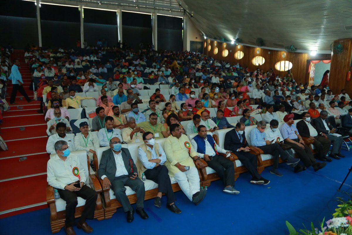 ABRSM4AP's tweet photo. Ministry of Fisheries, Animal Husbandry and Dairying and Ministry of Information and Broadcasting : Central Minister Sri L. Murugan JI || Day-2 ,Priyadarshini Auditorium, Sri Padmavathi Mahila University, Tirupati || National Seminar on National Education Policy || NEP-2020 https://t.co/1jKS7pFYr6