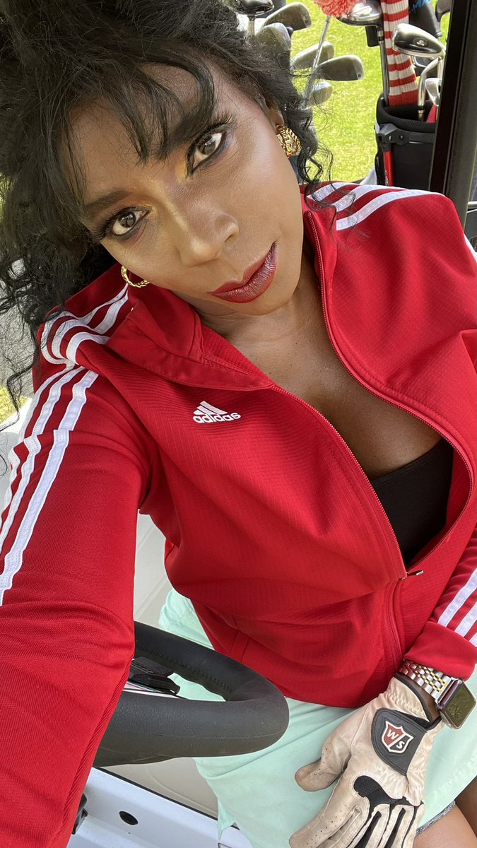 FirstYearAnnive's tweet photo. Time for some tee ⛳️ #actress #love #golf #athlete #funtimes #adventure #teetime https://t.co/vLl2IiOkHh
