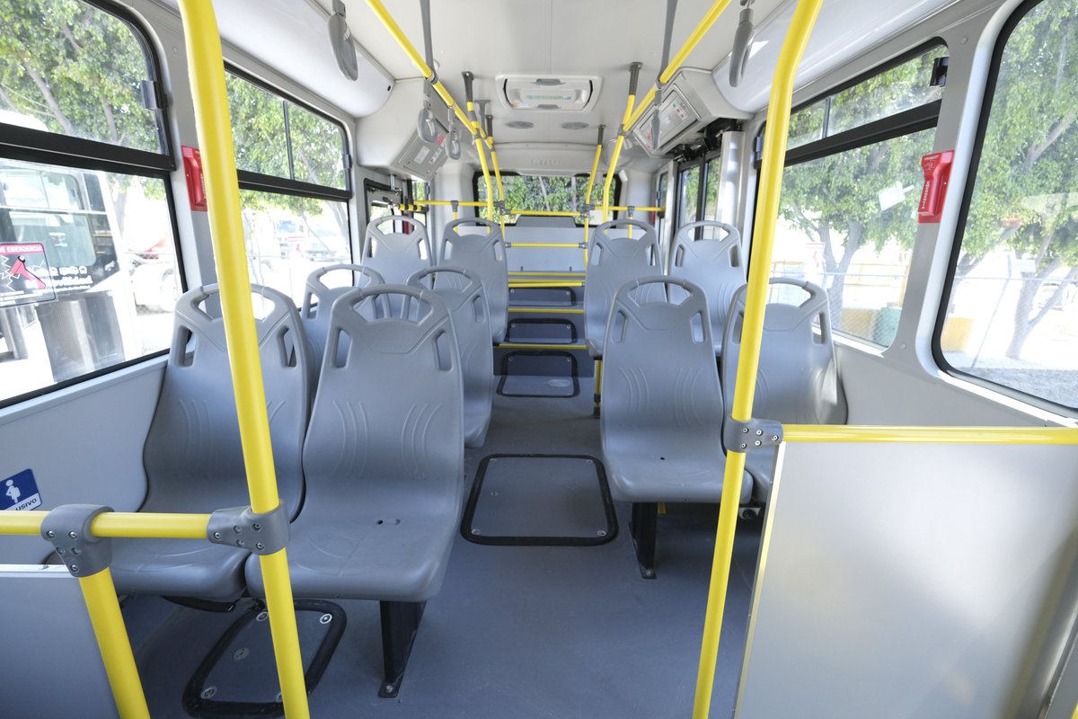 TransporteJal's tweet photo. #Comunicado | Con siete nuevas unidades articuladas, reforzamos el servicio de rutas troncales de #MiMacroPeriférico y así agilizar los trayectos de las y los usuarios. 🙌😎🚌

Más detalles aquí: https://t.co/4dA06T2xIA https://t.co/sL32YbjuNm