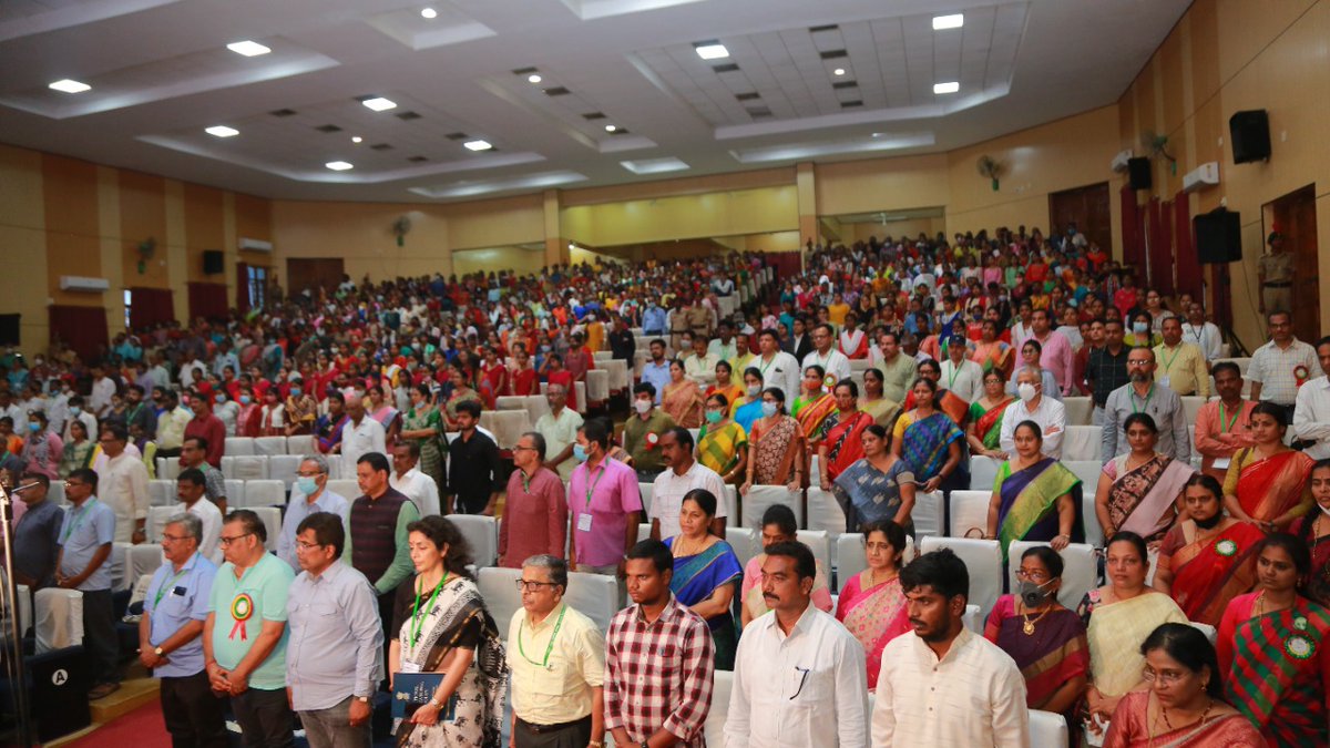 ABRSM4AP's tweet photo. Ministry of Fisheries, Animal Husbandry and Dairying and Ministry of Information and Broadcasting : Union Minister Sri L. Murugan JI || Day-2 ,Priyadarshini Auditorium, Sri Padmavathi Mahila University, Tirupati || National Seminar on National Education Policy || NEP-2020 https://t.co/HksnUpqrBo