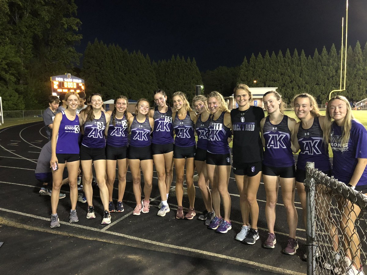 akxctf's tweet photo. Friday night was an incredible night for our distance crew. All runners PR’d since it was the first “true mile” (1609 meters) for most of them. 23 of 31 athletes’ time would have been a 1600 PR even with the extra 9 meters. The season is coming together at the perfect time! https://t.co/Vzsui0Csvn