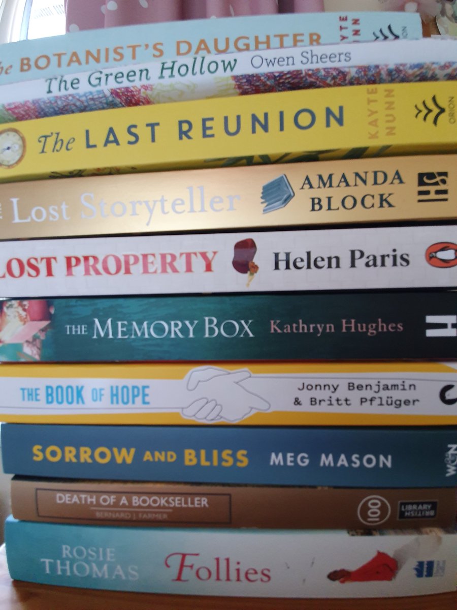 button03_4's tweet photo. A good book haul with @emma_angel99 from @bookstop_oxford @WaterstonesOxf @blackwelloxford Can't wait to start reading!! @MrJonnyBenjamin @KayteNunn @KHughesAuthor @drhelenparis @ACBlockAuthor @owensheers #MegMason #RosieThomas 📚📚 https://t.co/RNrUGC73tV