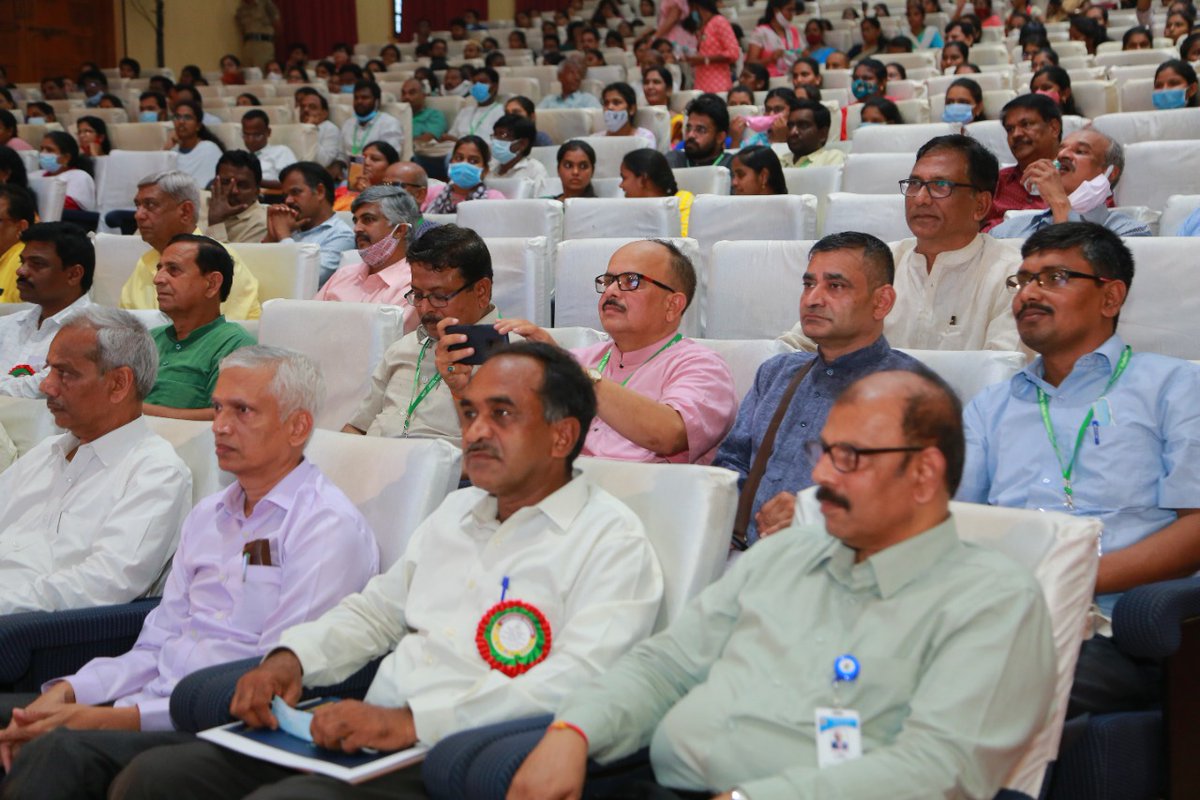 ABRSM4AP's tweet photo. Day-2,Priyadarshini Auditorium, Sri Padmavathi Mahila University, Tirupati || National Seminar on National Education Policy || NEP-2020 
A Road to Revamp The Indian Higher Education System 22nd-23rd March,2022 https://t.co/AoYjZ4T7gX
