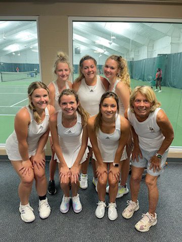 Girls won this morning 6-3 against Union City!  Good weekend of play for these ladies in the Mccracken Tourney!