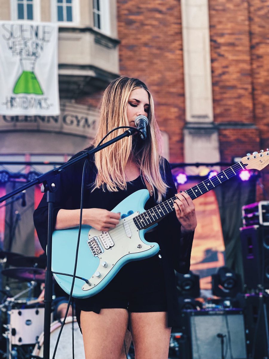 Hello Luna tweet media